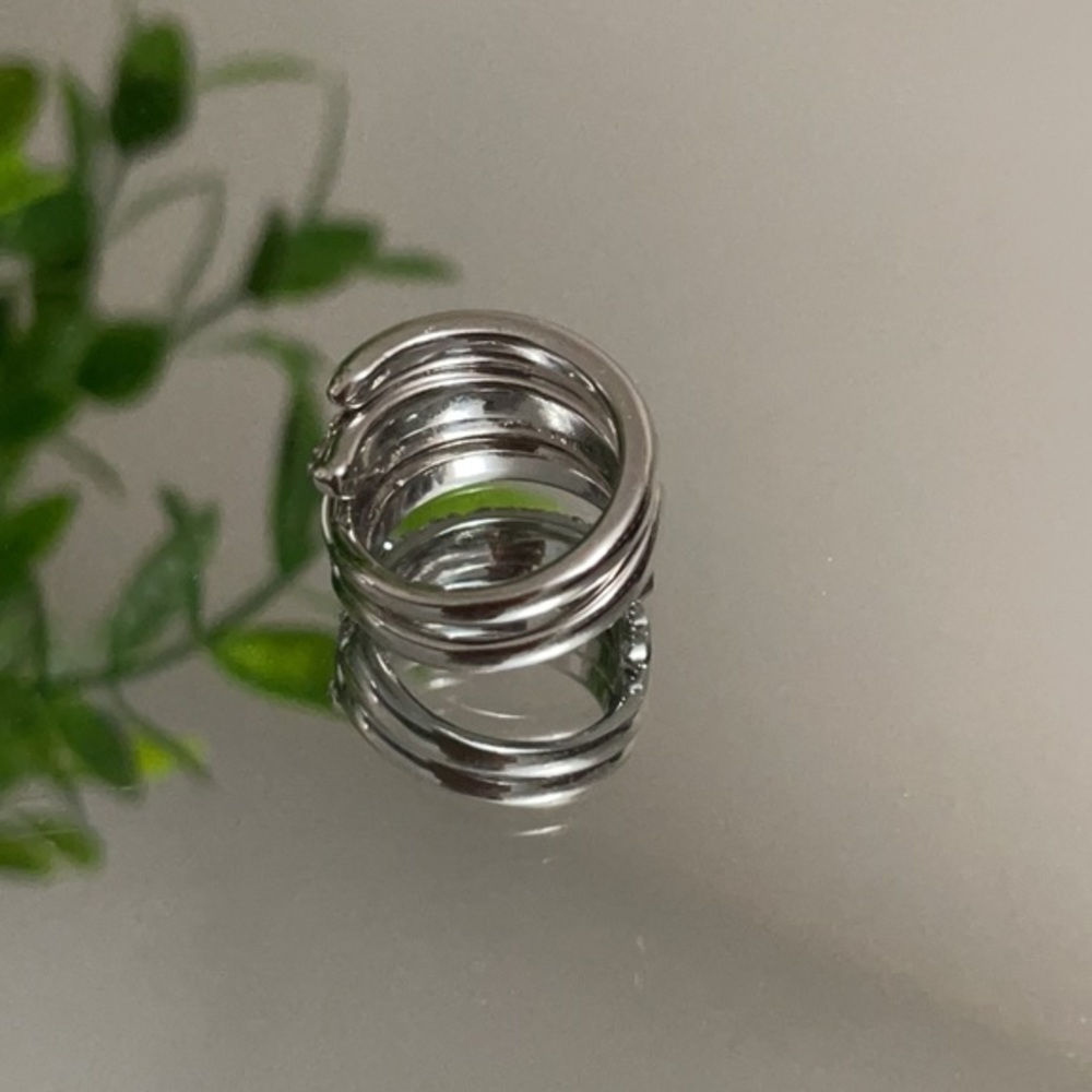 ✨ Crystal Ring ✨ - Picture 2 of 4